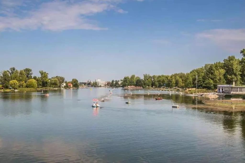 Schoenes Living Am Donauufer Vienna Exterior photo